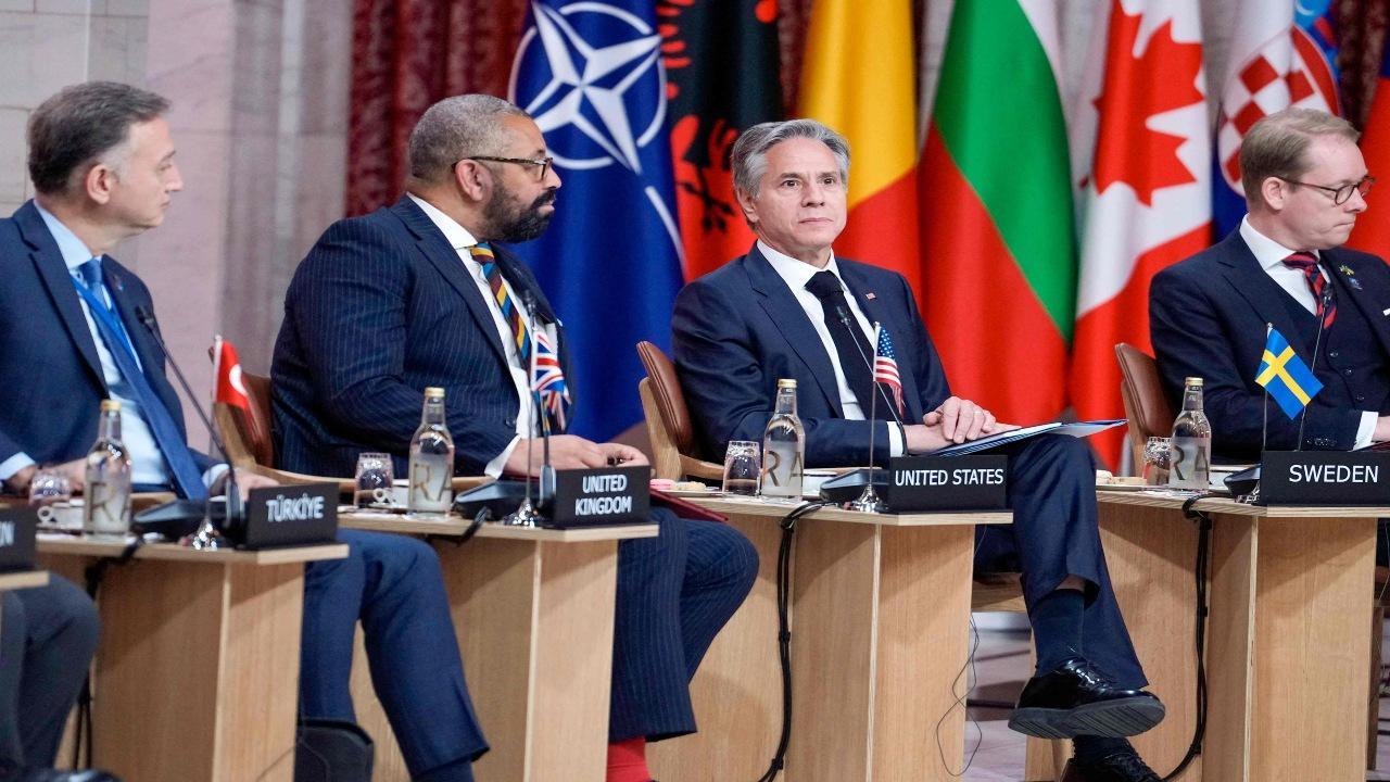 NATO ramps up pressure on Turkiye to approve Sweden's membership