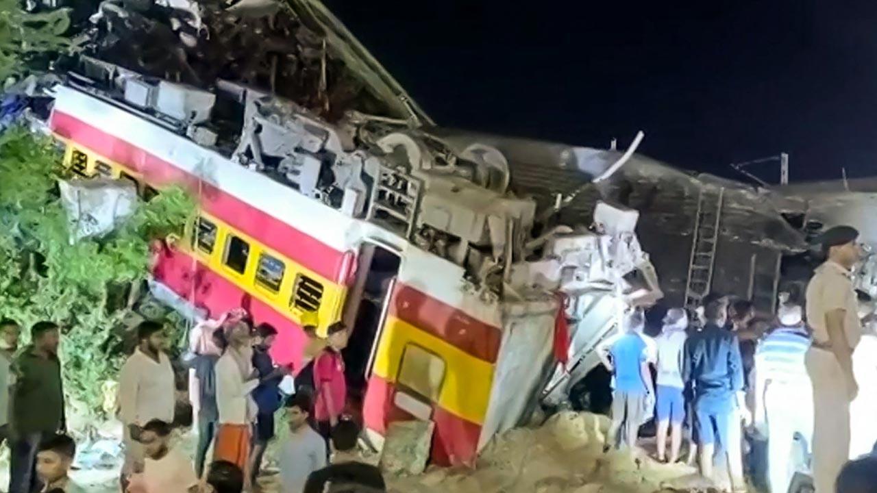 233 killed, around 900 injured in Odisha triple train crash