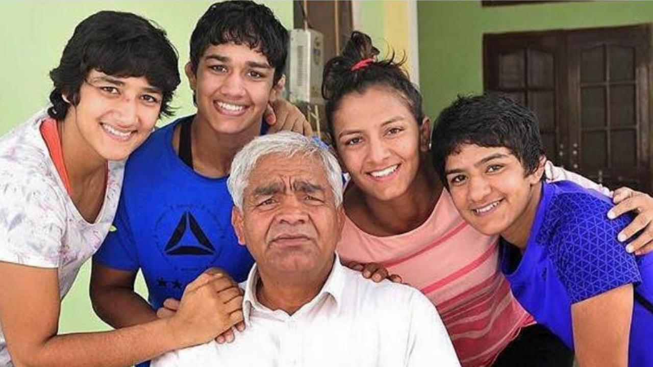 Mahavir Singh Phogat and Phogat Sisters