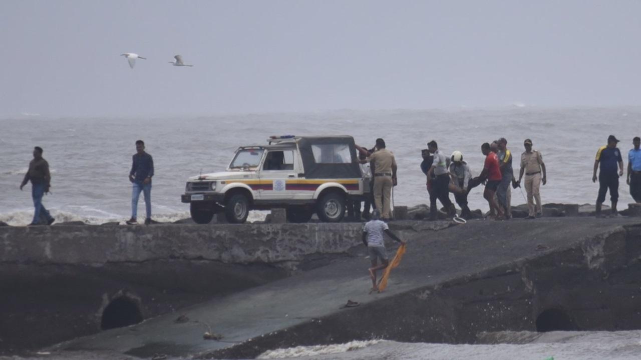 Earlier, the Fire Brigade suspended the search operation due to darkness and bad weather around 11 pm on Monday. Before that, a Navy chopper was pressed into service at 8.20 pm.