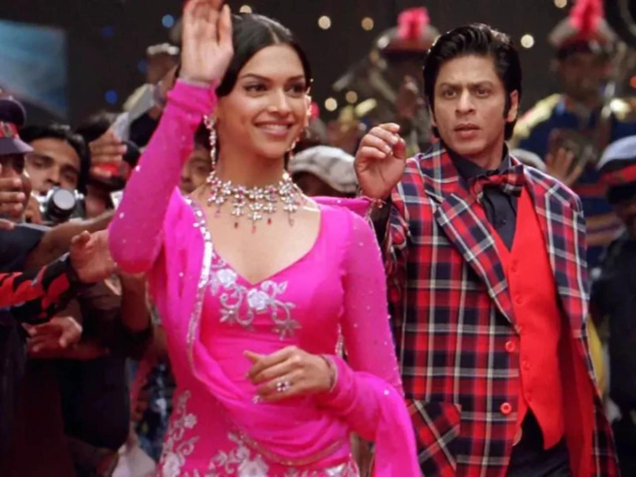 Om Shanti Om
A love that rolls over to a different lifetime. Om, a junior artist, is reborn as Om Kapoor, a superstar in his second life only to avenge the murder of his lady love played by Deepika Padukone. With stellar music and an engaging plotline, this is one of Khan's best romantic films