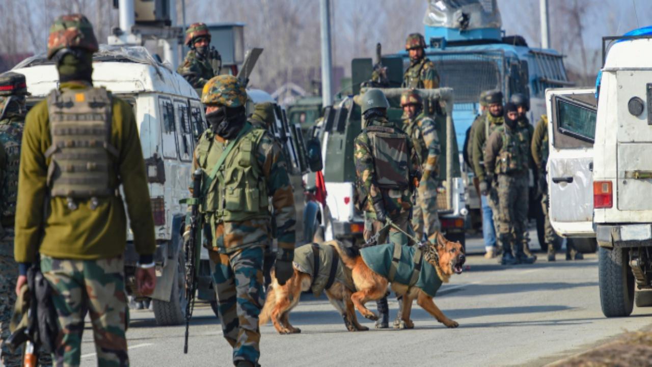 Two alleged militant associates arrested in Jammu and Kashmir's Baramulla