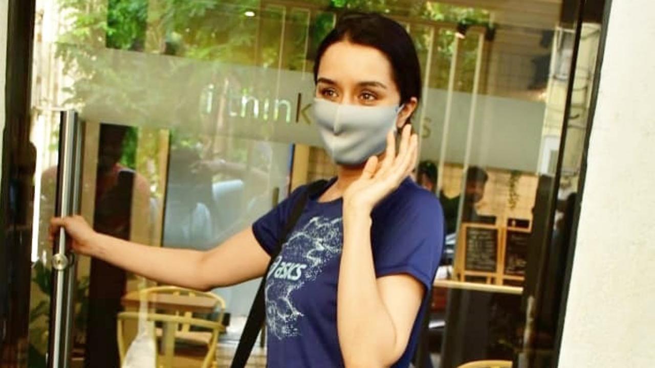 Shraddha waved to fans and the media as she exited her fun rickahsaw ride and headed to her destination.