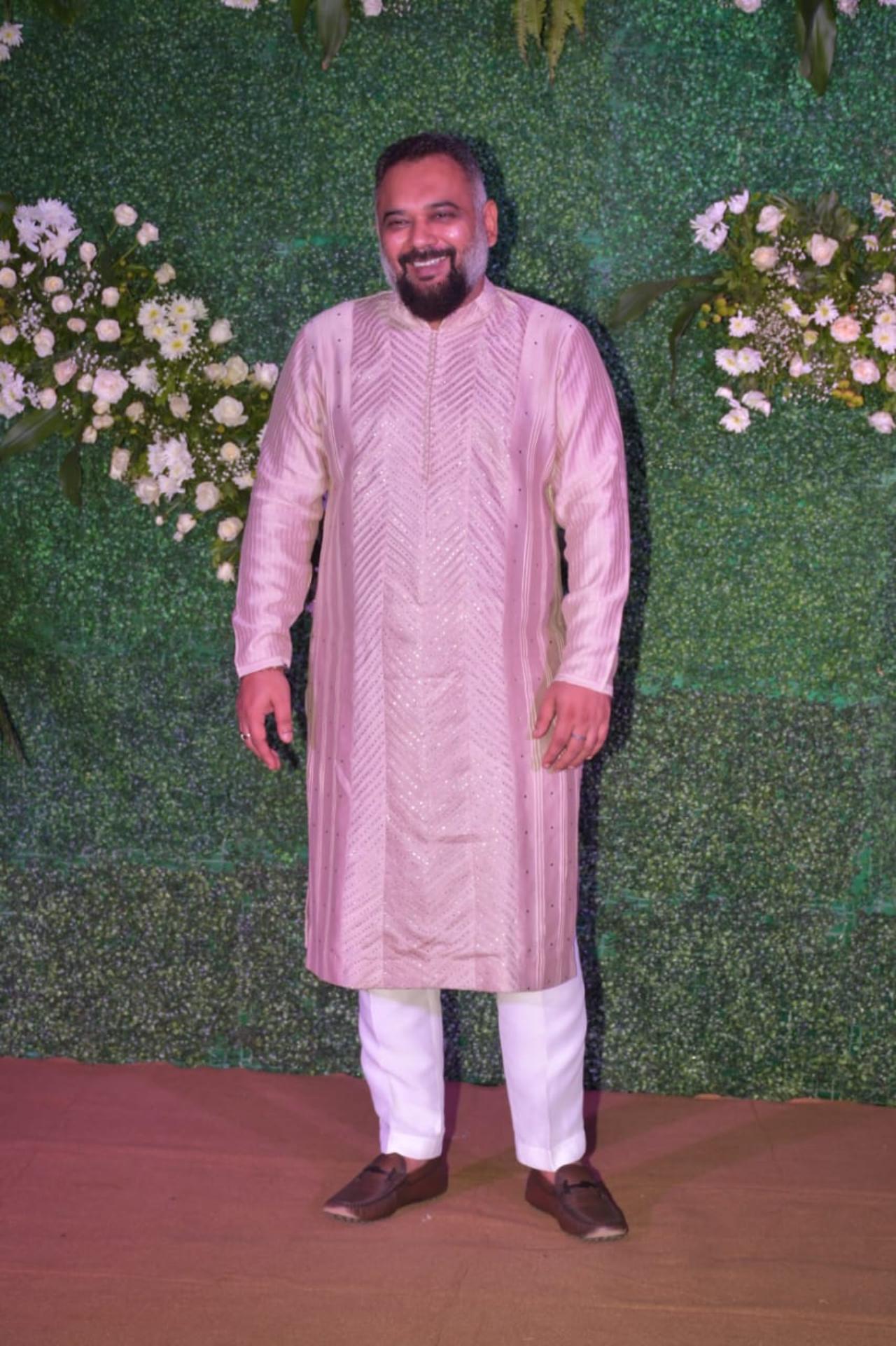 Director Luv Ranjan who directed Sonnalli in her hit film Pyaar Ka Punchnama also joined in for the festivities