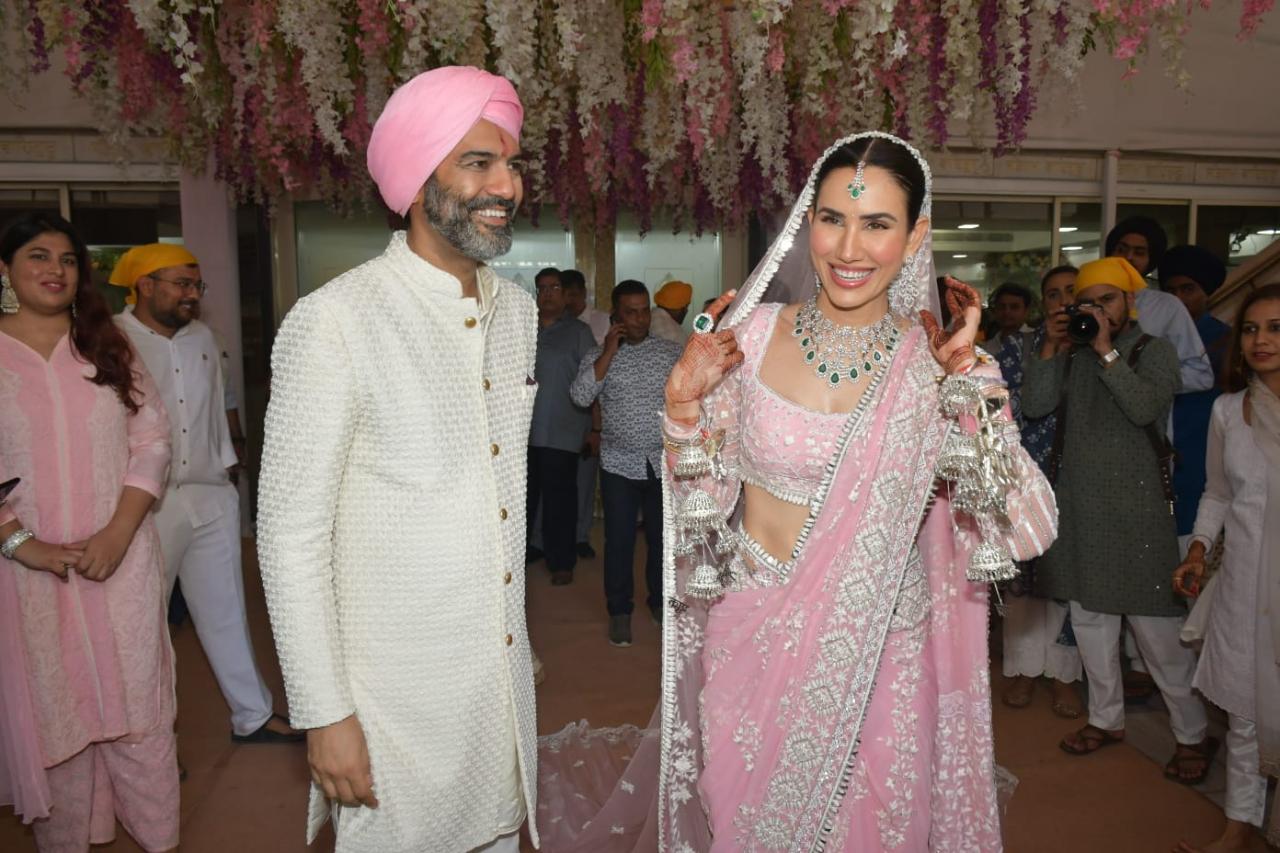 The couple had an intimate Gurudwara wedding ceremony in Mumbai and were surrounded by their family and loved ones. The two were in a relationship for the last six years. Ashesh is a hotelier and restaurateur by profession. 