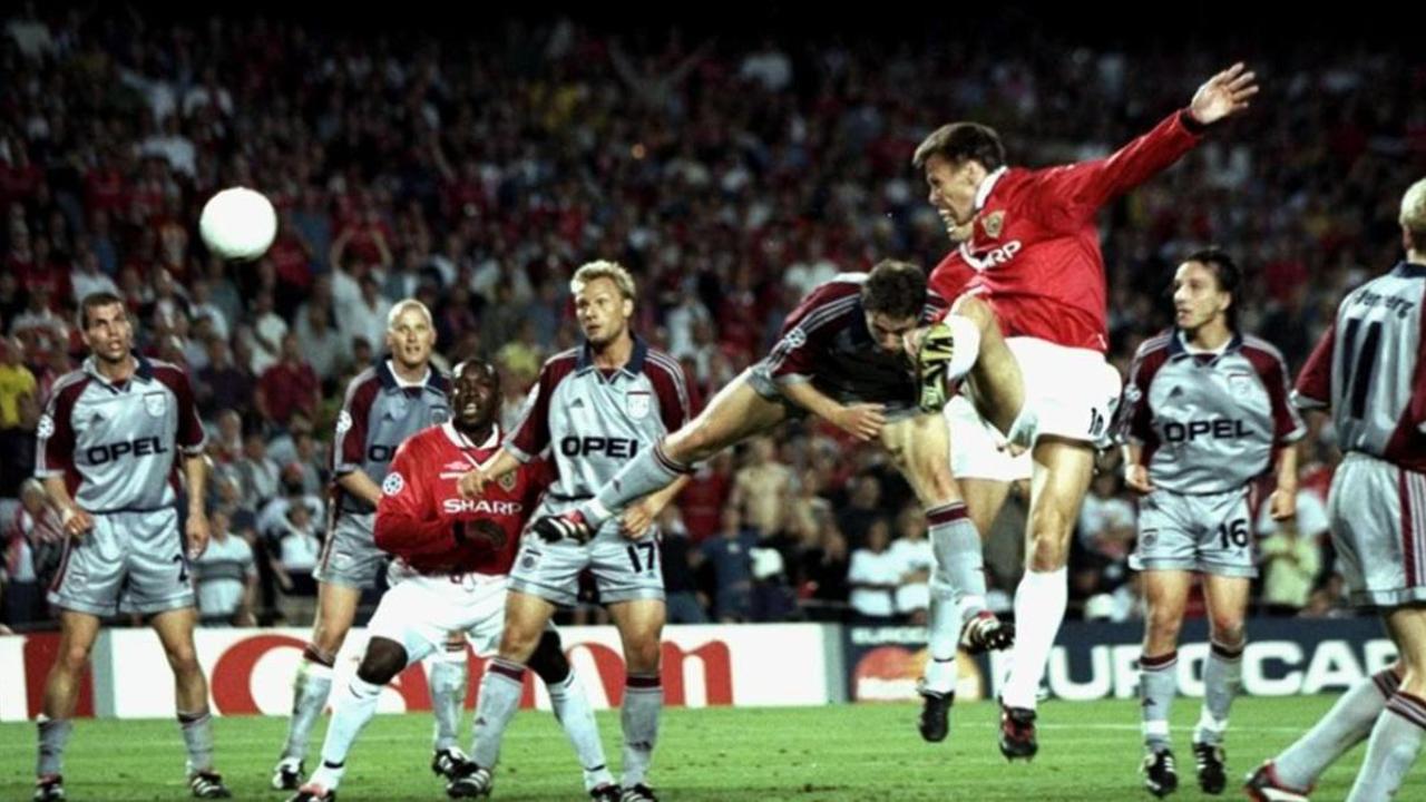 For 90 minutes, this wasn’t a particularly thrilling Champions League tie. Bayern had taken an early lead through a Mario Basler free-kick, and Man United found a well-organised Bayern defence difficult to breach. As the clock ticked past 90 minutes it looked like any hopes of European glory for United was fading. However, two second-half substitutes turned the tie on its head in injury time. Teddy Sheringham was the first saviour, levelling at the death with an instinctive finish. Two minutes later United was in dreamland; Ole Gunnar Solskjaer scored from a corner to give the Red Devils the unlikeliest of wins.