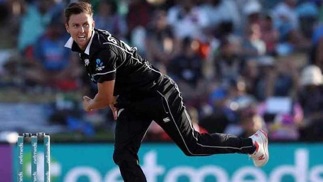 Trent Boult`s NZC contract untidy, will open a can of worms: Mike Hesson