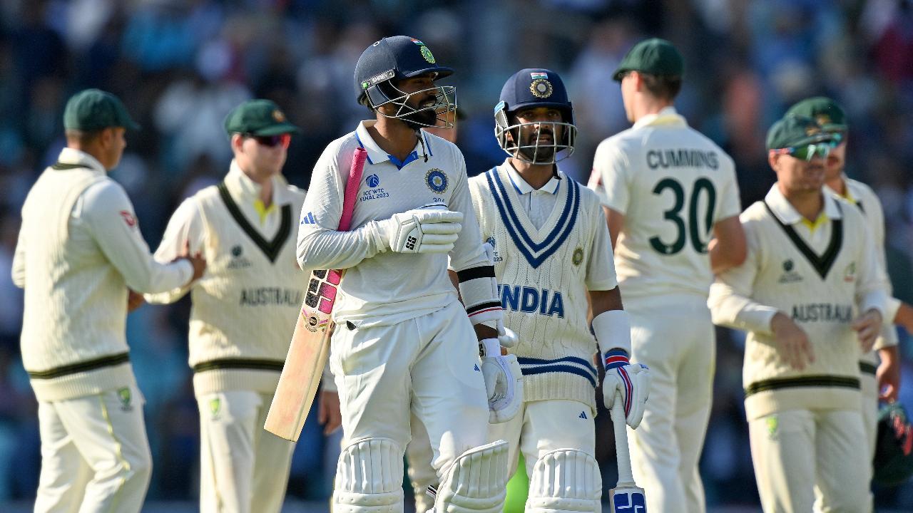  KS Bharat (L) and Ajinkya Rahane leave the pitch at the end of the day's play on day 2 of WTC final (Pic: AFP)