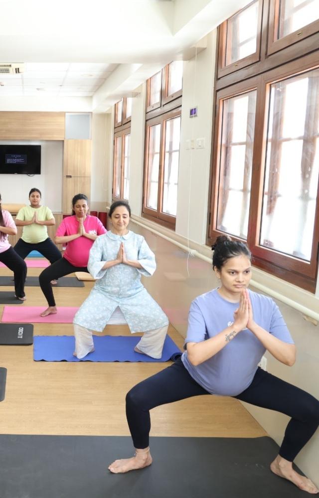 During the yoga birthing session, pregnant women did yoga to strengthen their mental and physical fitness levels