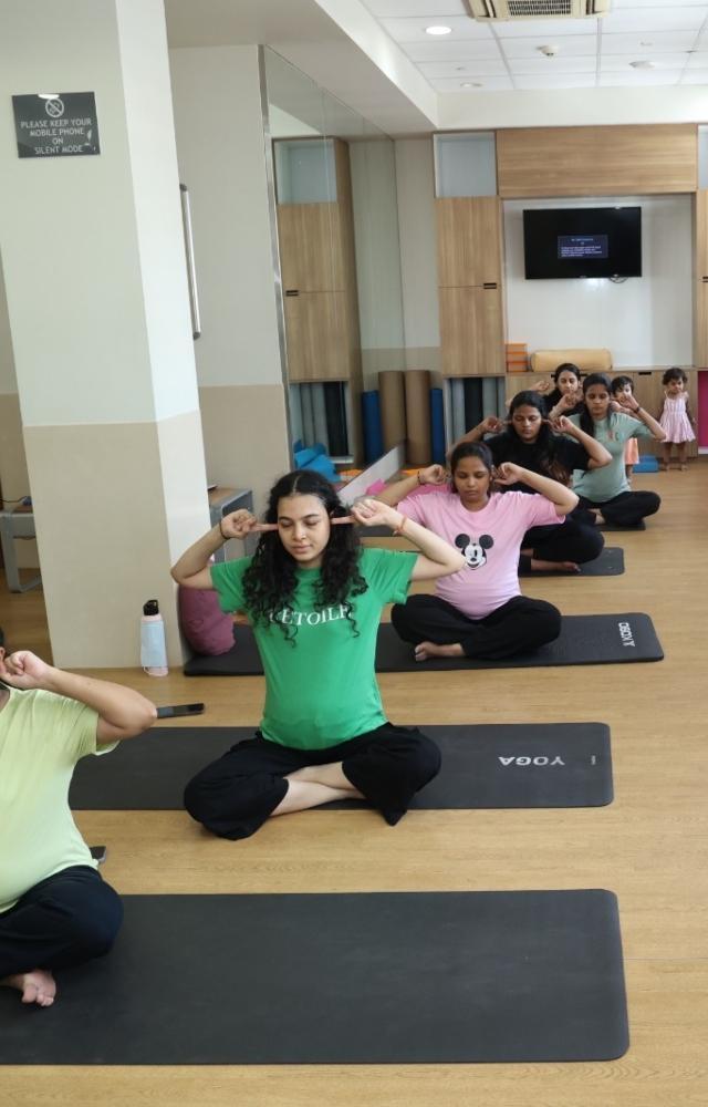 Yoga birthing session in Mumbai