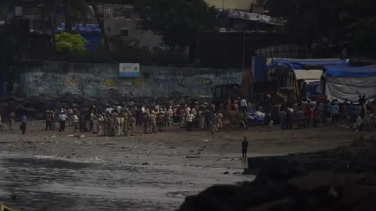 Mumbai: Mahim Dargah Trust issues statement on demolition, says it was not a dargah