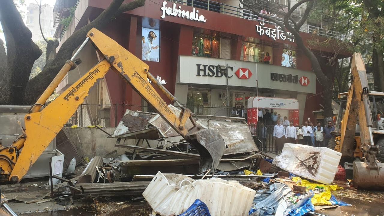 Mumbai: BMC demolishes encroachments in Chembur to make footpaths pedestrian friendly