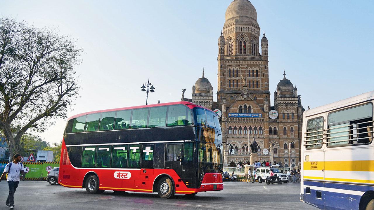 Bandra West residents had planned to attend the pre-bid meeting for an idea of the underground parking plan as no one gave a clear picture. File Pic/Pradeep Dhivar