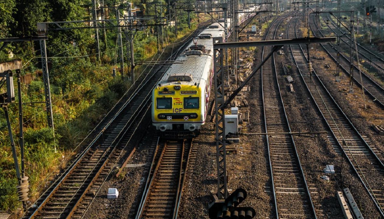 Thane: Physically-challenged man inflicts burns on fellow passenger on local train Thane: Physically-challenged man inflicts burns on fellow passenger on local train