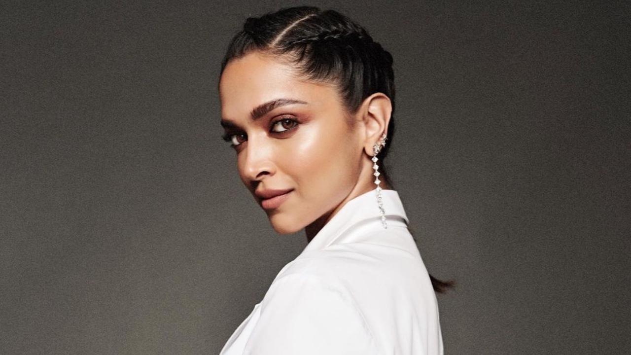 Deepika Padukone - Deepika Padukone is one of the most successful and acclaimed actresses in Indian cinema. She is known for her versatile performances and has appeared in a range of films. She was a student at Actor Prepares. She enrolled in the Actor Prepares, Anupam Kher's acting school, in 2006, after completing her undergraduate studies in Bangalore. Overall, Deepika's training at Actor Prepares helped prepare her for a successful career in the film industry.