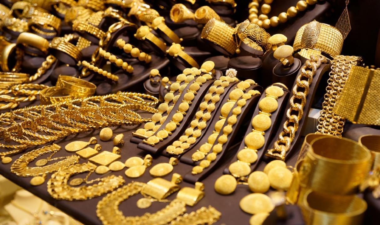 Gold prices cross Rs 60,000 mark for the first time