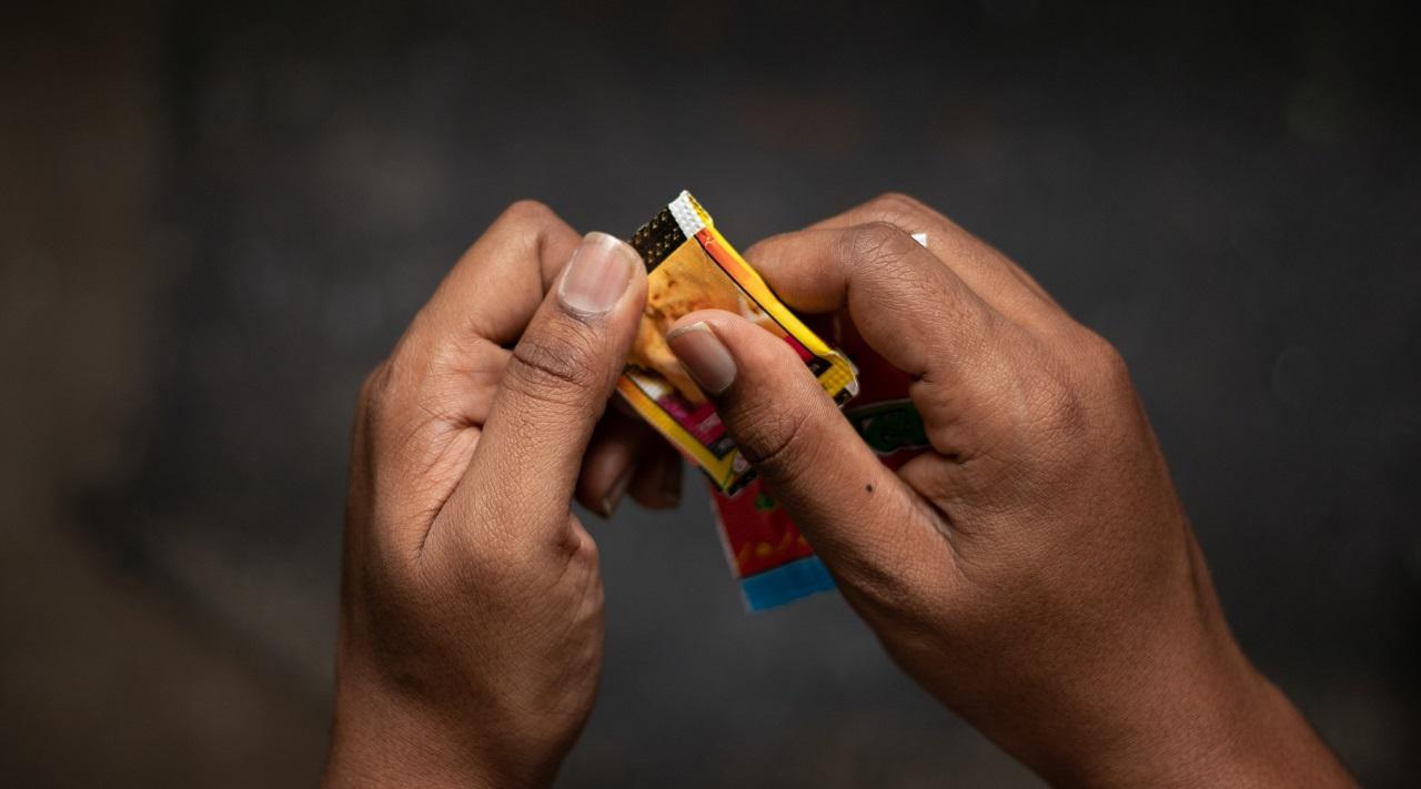 Banned gutkha and tobacco products seized from car on Mumbai-Ahmedabad highway