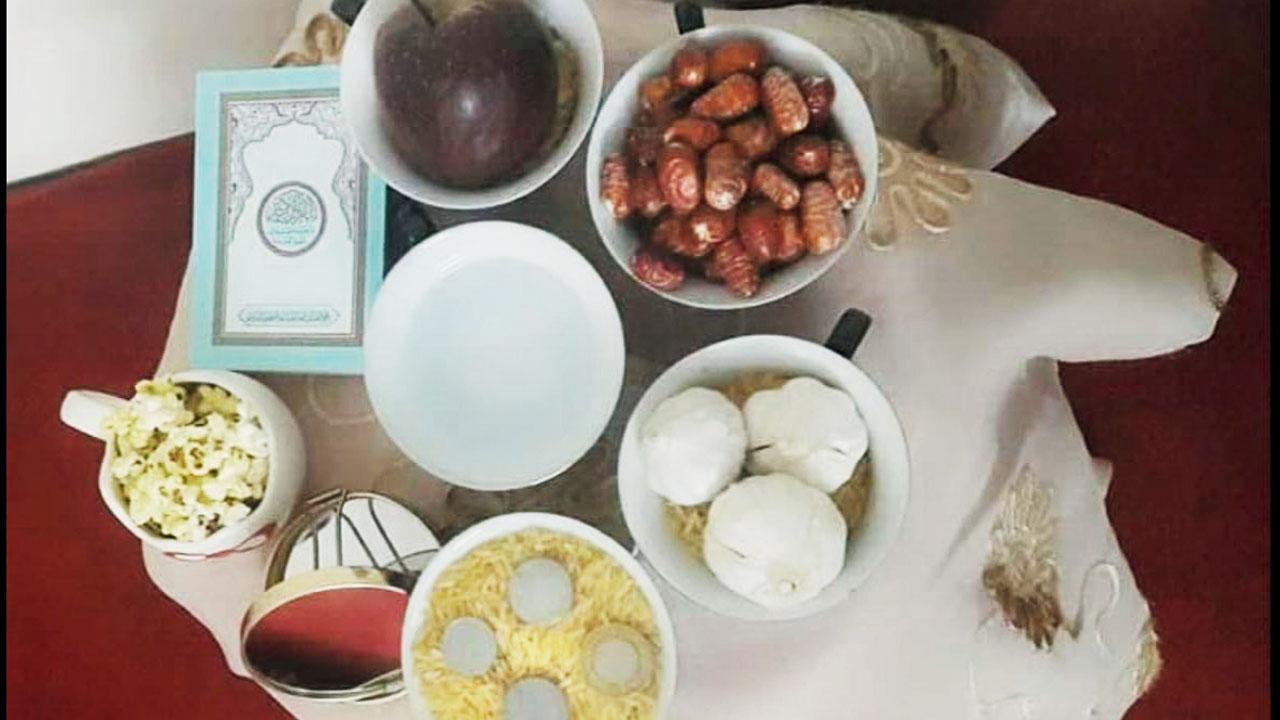 In Afghanistan, haft mewa (seven fruits) is kept on the ceremonial food platter, in addition to, or instead of the haft sin (seven items starting with sibilant ‘s’), which is common in Iran
