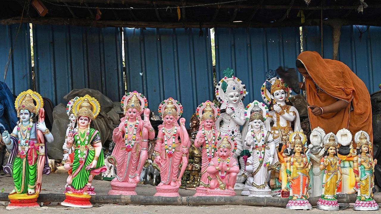 Ram Navami 2023: Devotees offer prayers at Chattarpur, Kalkaji Temples in Delhi