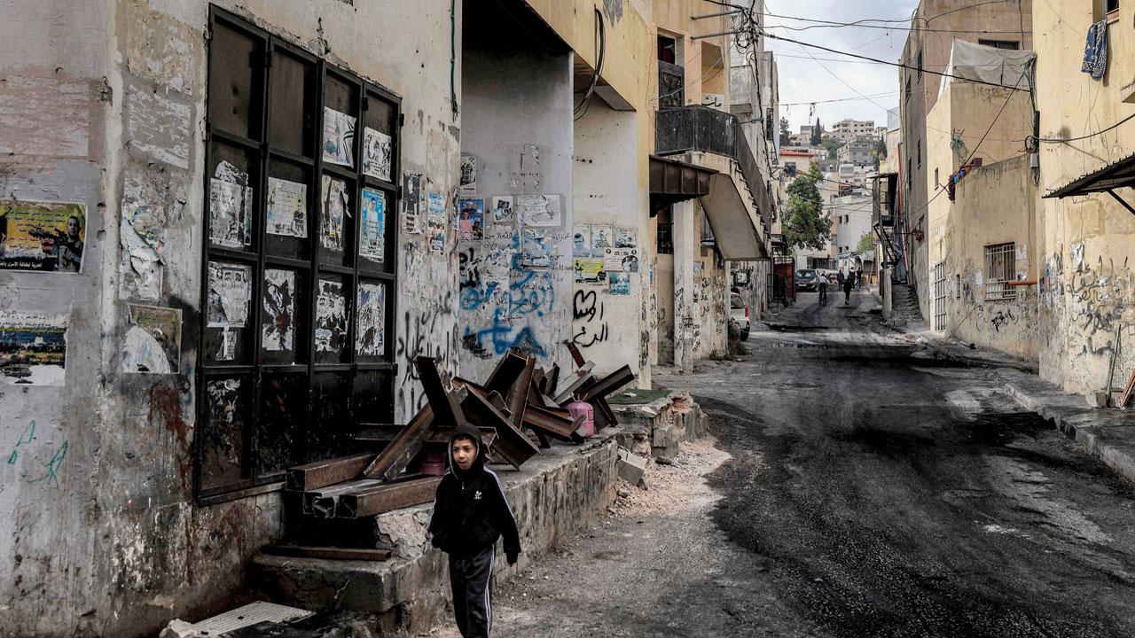 Six killed in Israeli raid on West Bank refugee camp