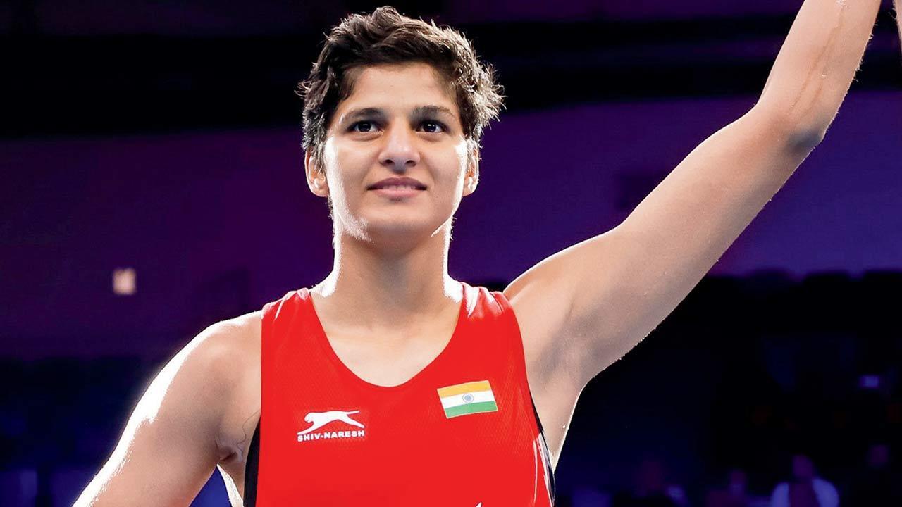 Jaismine, Shashi advance, but Shruti ousted in first round