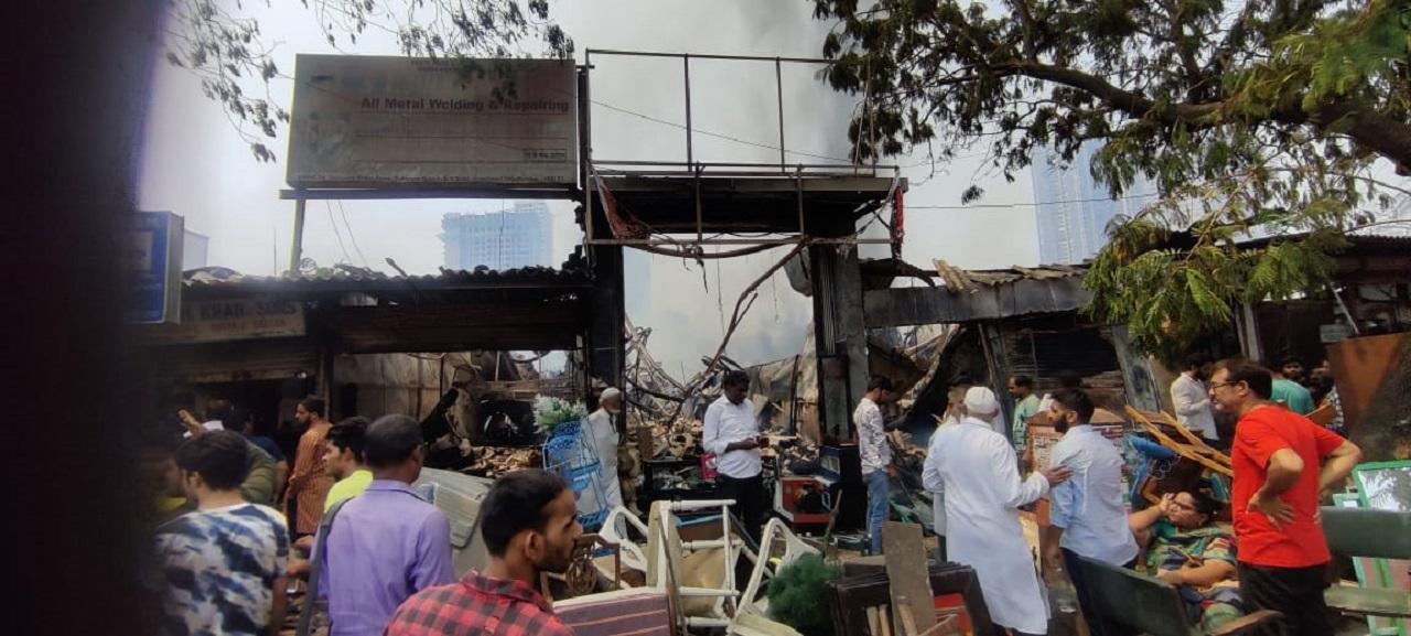 The fire broke out around 11.00 am in the Ghas Compound located on the Relief road in Jogeshwari West