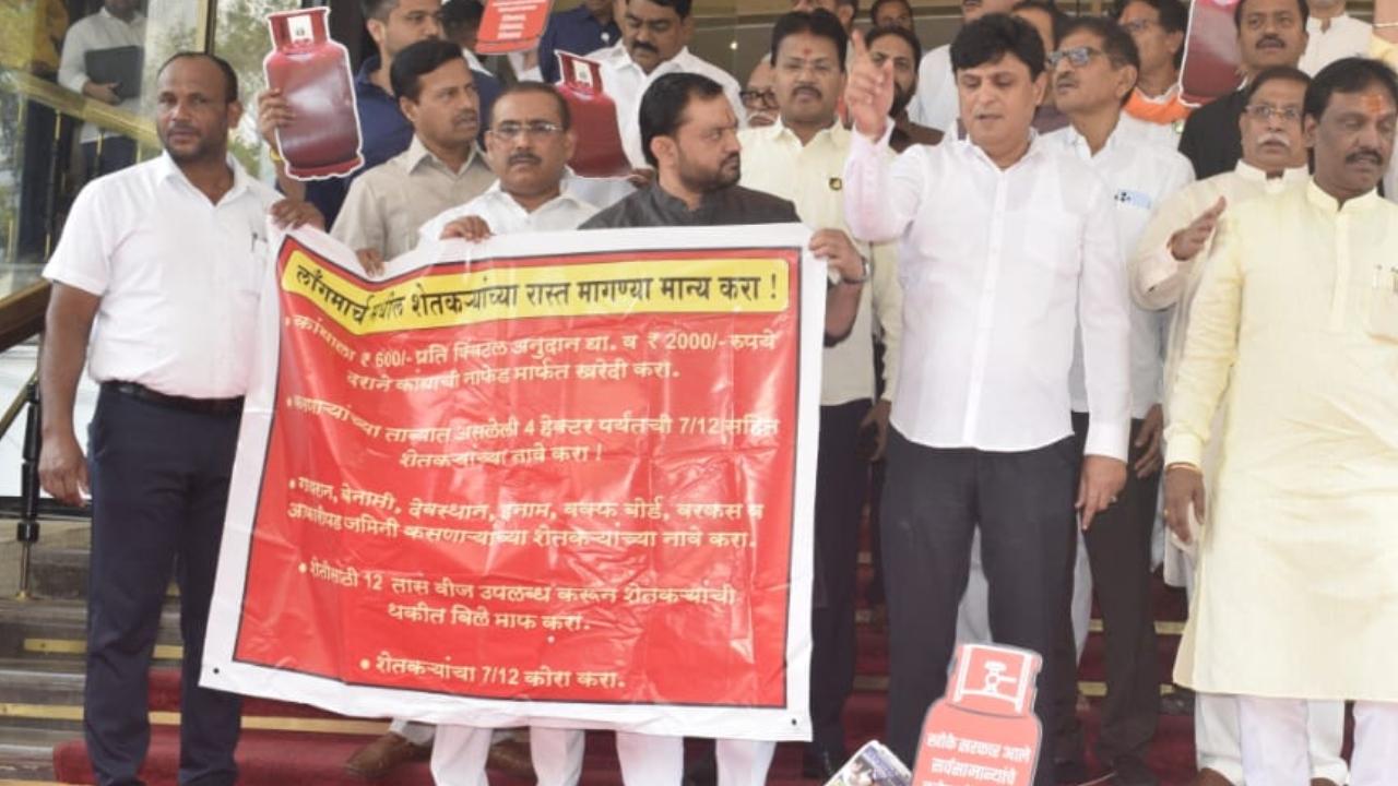 The Opposition leaders raised slogans against the government for inflicting yet another hike on gas prices