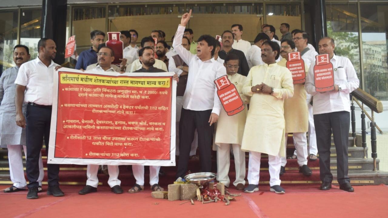 The Opposition also demanded an immediate relief for the citizens by a rollback of the LPG prices