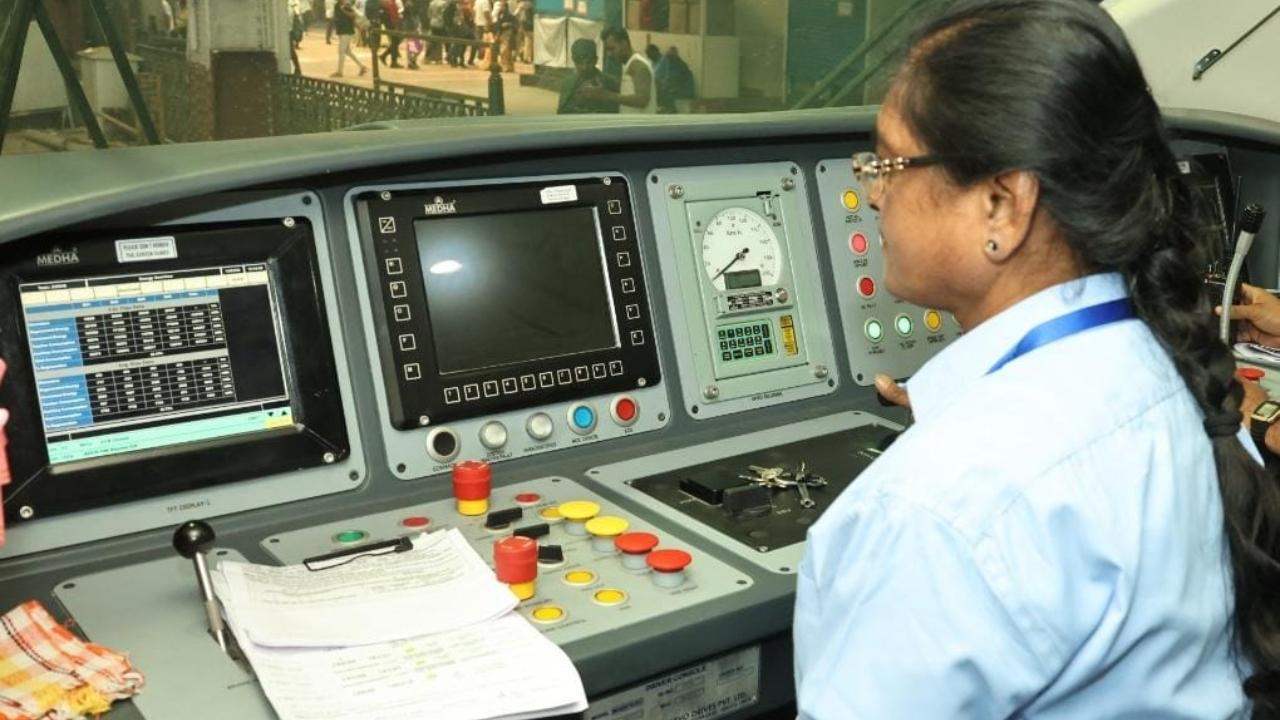 Officials said she became a regular assistant driver in 1989. Yadav is now also an instructor for loco pilots and trains new drivers. Ashwini Vaishnaw, Minister of Railways, introduced Surekha on Twitter by tweeting, 