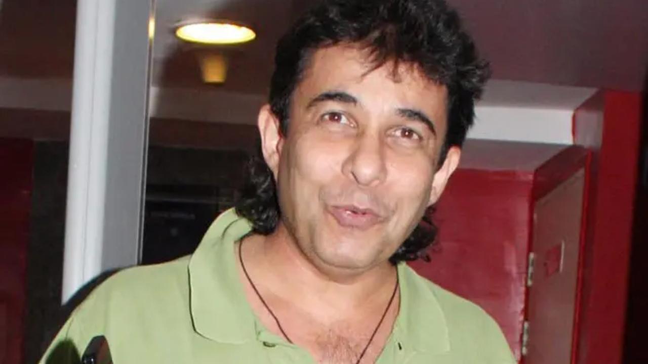 Actor Deepak Tijori lodges complaint against co-producer for cheating Rs 2.6 cr