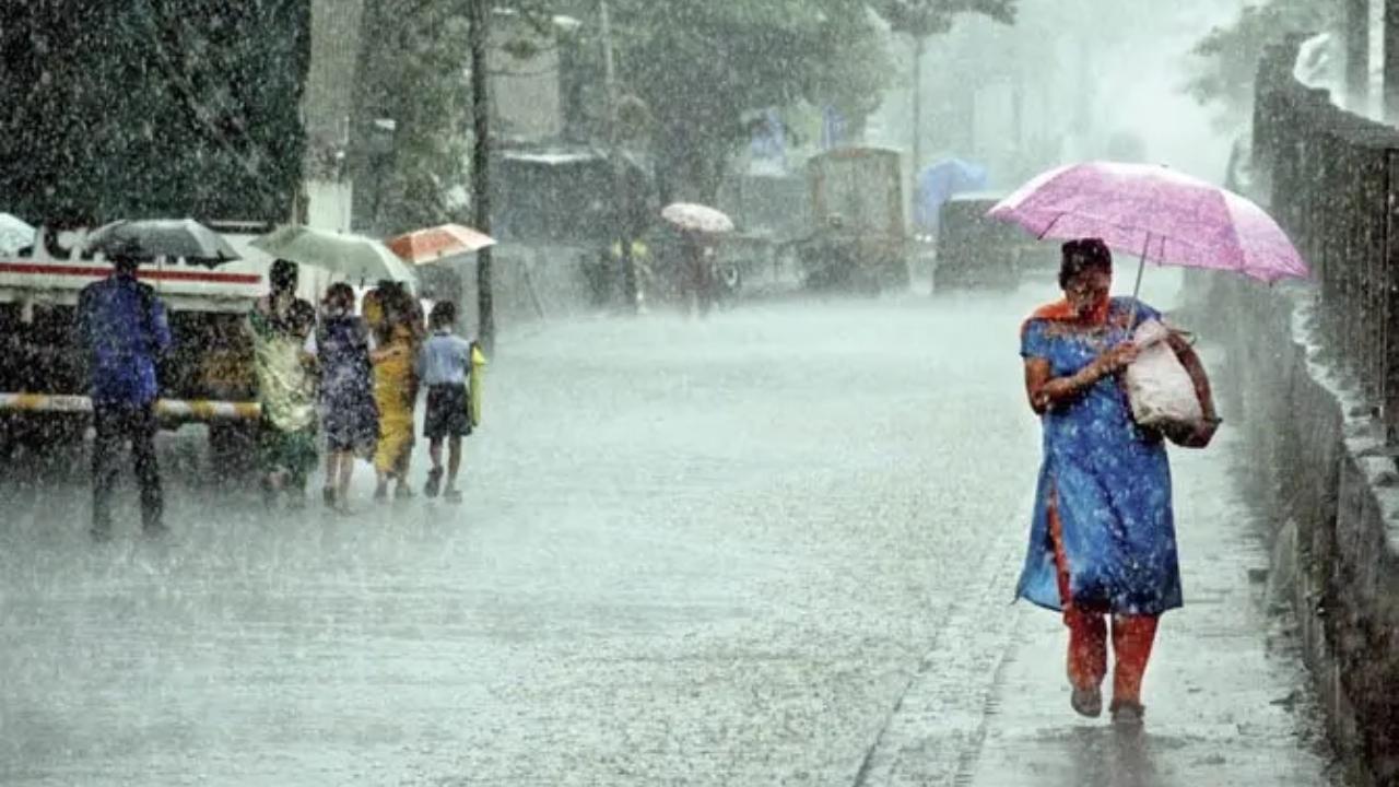 Mumbai News LIVE Updates: Heavy rains reported in parts of city