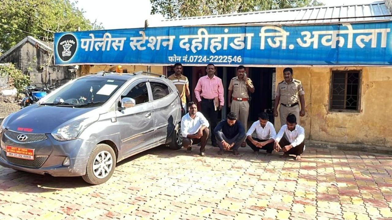 Mumbai: Gang posing as Narcotics Control Bureau officers busted in Akola, four held