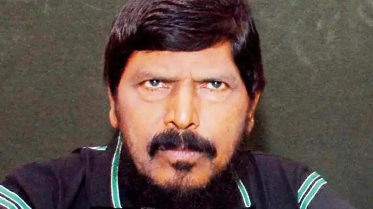 Article 370 was main obstacle in developing Jammu and Kashmir, says MoS Athawale