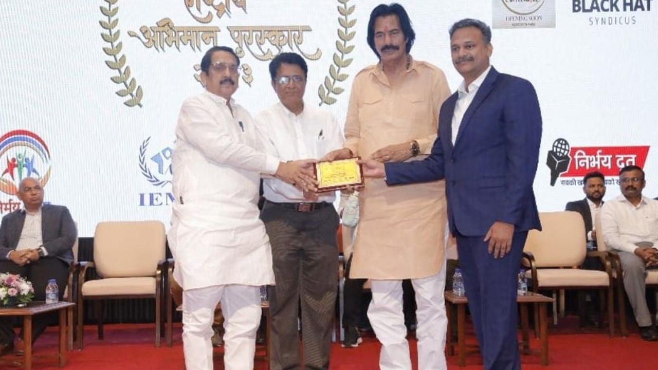 Mr. Parag Shende Receives the Prestigious Rashtriya Abhiman Puraskar and Indian Entrepreneurship Award as “Best Technical Consultant of the Year”