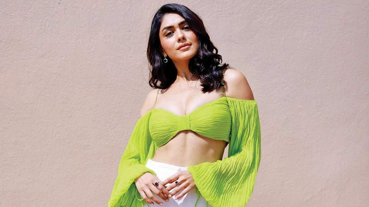 Mrunal Thakur hits a six! Mrunal Thakur hits a six!