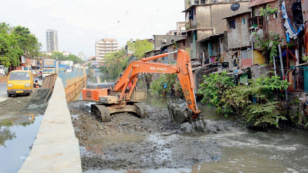 You can track nullah-cleaning work in Mumbai this year as well