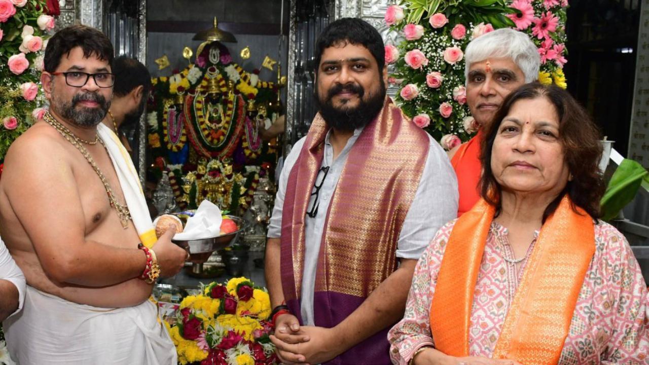 'Adipurush' director Om Raut visits Mumbai's Ram mandir on Ram Navami