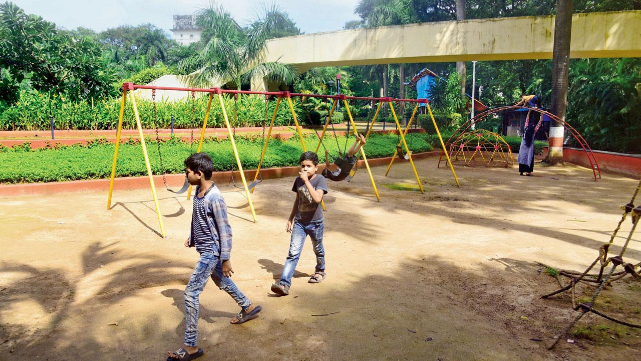Mumbai: ‘Tender says underground, but plan eats up Bandra's playground’