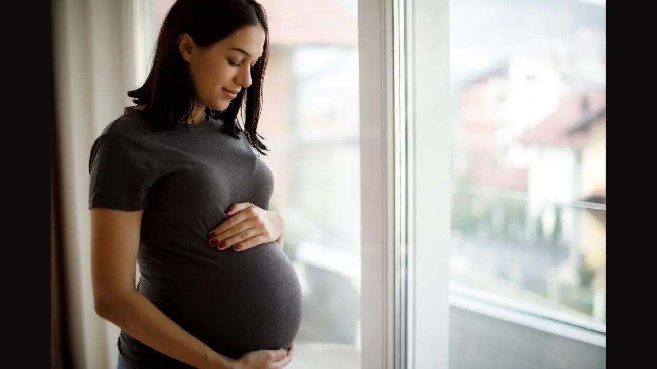 More light exposure before bedtime may increase diabetes risk during pregnancy