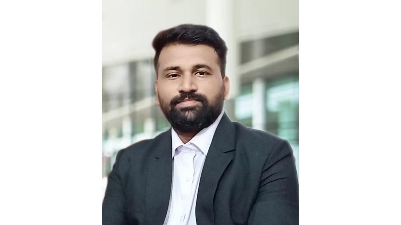 Finance Professional Priyabrata Banerjee Sheds Light On Everything About Weekly Model Microfinance