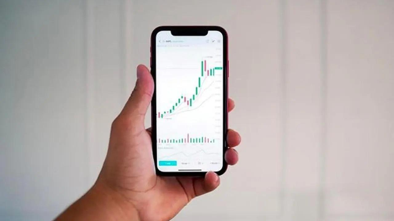 What is the minimum deposit RoboForex according to the Traders Union Experts?