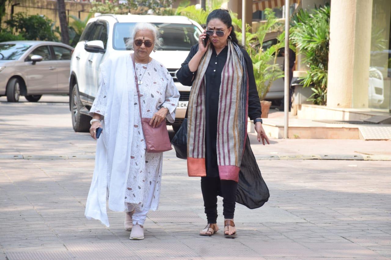 Tanvi Azmi was also seen at Satish Kaushik's residence on Thursday morning