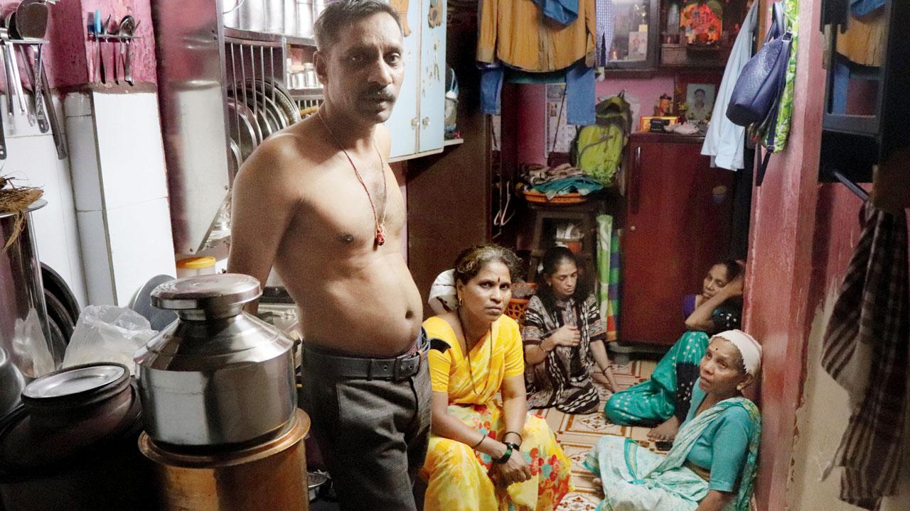 Shashikant Dhavade, Dilip’s brother, said he was there when he saw the balloon hit him. Pic/Anurag Ahire