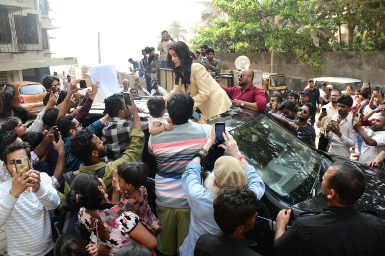 Shraddha Kapoor turned 36 today. On the day of her birthday, the actress stepped out of her residence in Mumbai and was greeted by a sea of fans