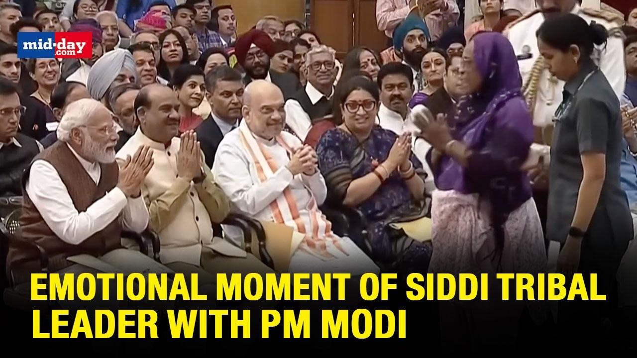 Emotional Moment When Siddi Tribal Community Elder Leader Blessed PM Modi