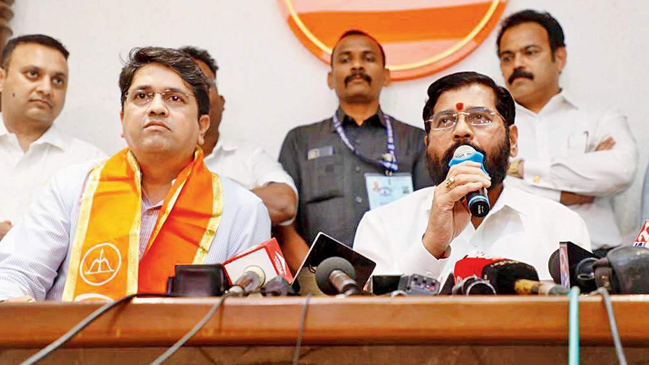 Maharashtra: Son of Uddhav Thackeray`s close associate joins Eknath Shinde Maharashtra: Son of Uddhav Thackeray`s close associate joins Eknath Shinde