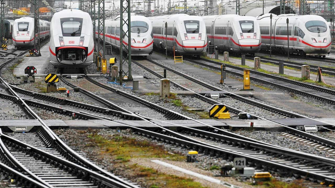 Strike over pay paralyses rail, air travel in Germany