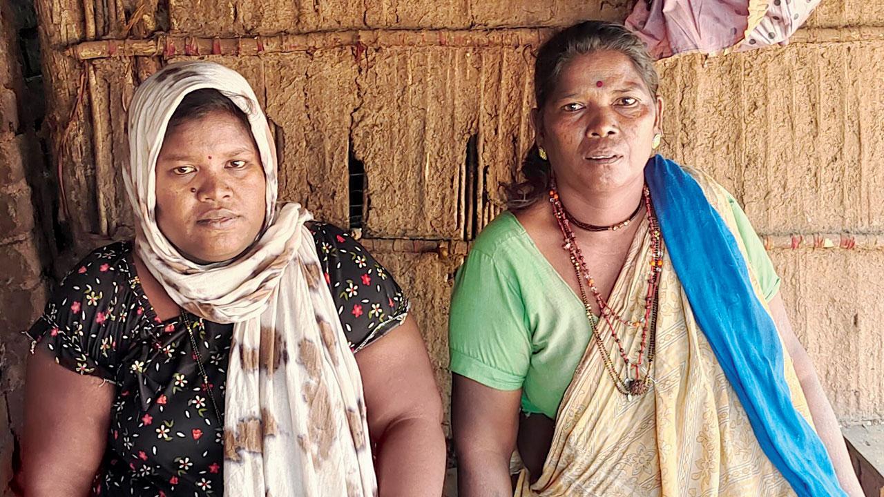 Sangeeta, who lost her baby, and her mother Kamli Bai