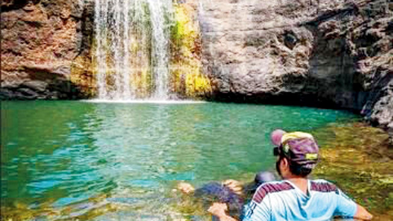 Discover a hidden waterfall near Mumbai