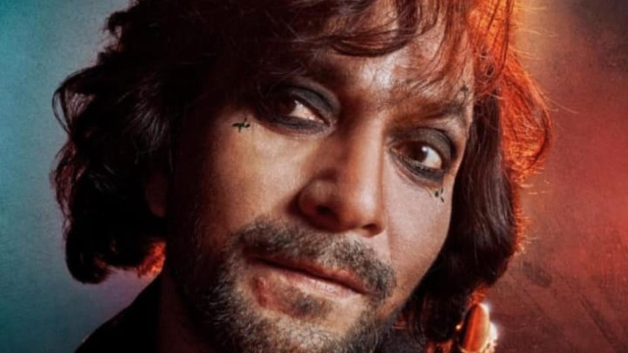Deepak Dobriyal as Ashu - Deepak Dobriyal plays the role of Ashu in the movie Bholaa. He is a gangster who is after Bholaa and wants to capture him for his own nefarious purposes. Ashu is a cunning and ruthless criminal who will never stop.